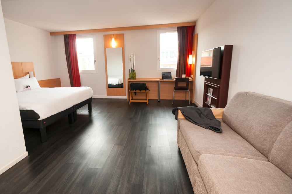 อีซี่โฮเทล นีซ ปาแล เด กงเกร - โอลด์ทาวน์ Hotel ภายนอก รูปภาพ