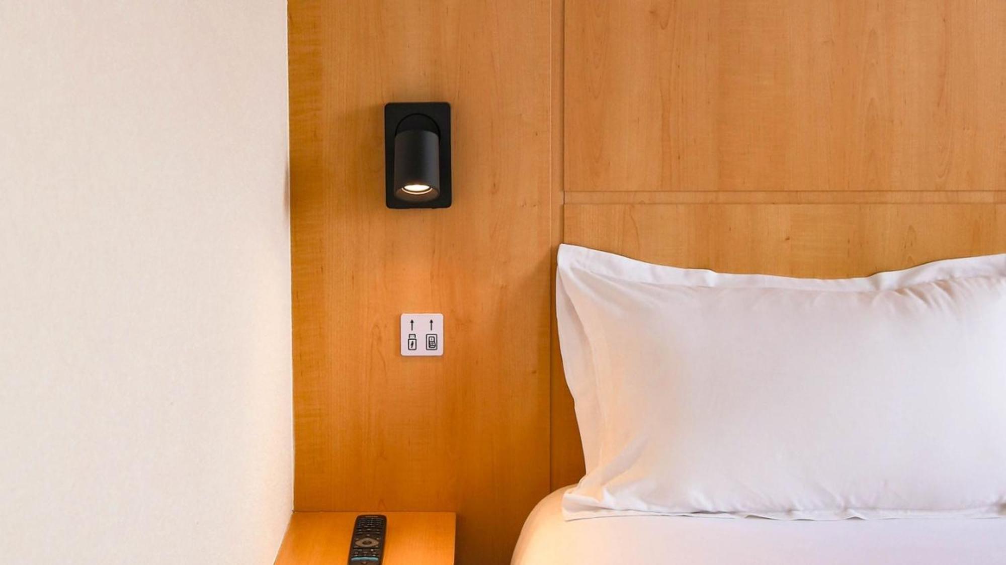 อีซี่โฮเทล นีซ ปาแล เด กงเกร - โอลด์ทาวน์ Hotel ภายนอก รูปภาพ
